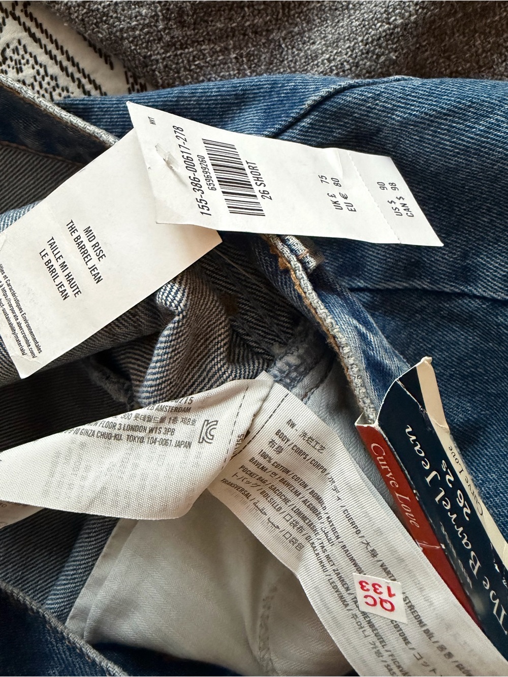 Abercrombie&Fitch Curve Love Mid Rise Barrel Jean - Picture 16 of 16